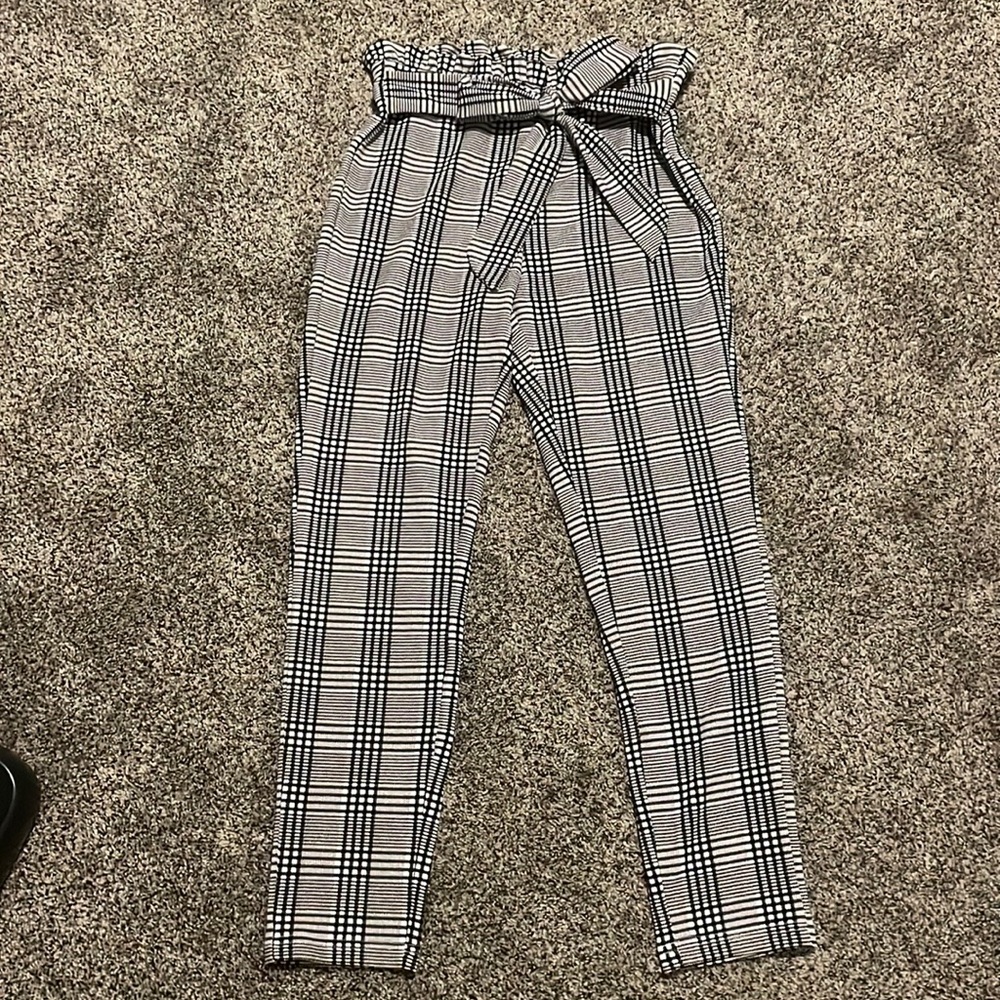 BRAND NEW Shein Black and White Plaid Paperbag Pants